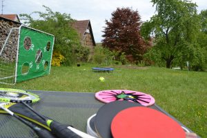 Garten mit Spielen